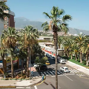  Apartamento With Balcony And Swimming Pool España